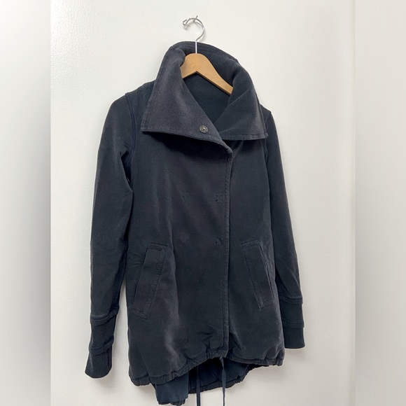 Lululemon Navy Savasanna Wrap - Picture 5 of 8